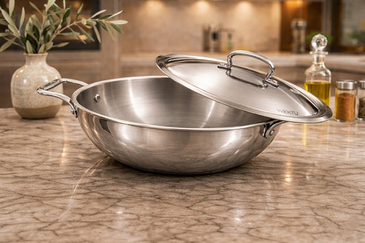 WEKTU Premium 26cm Tri-Ply Stainless Steel Kadhai with Lid – 3.5 Litre Large Family-Sized Induction Compatible Deep Stir-Fry Pan & Wok